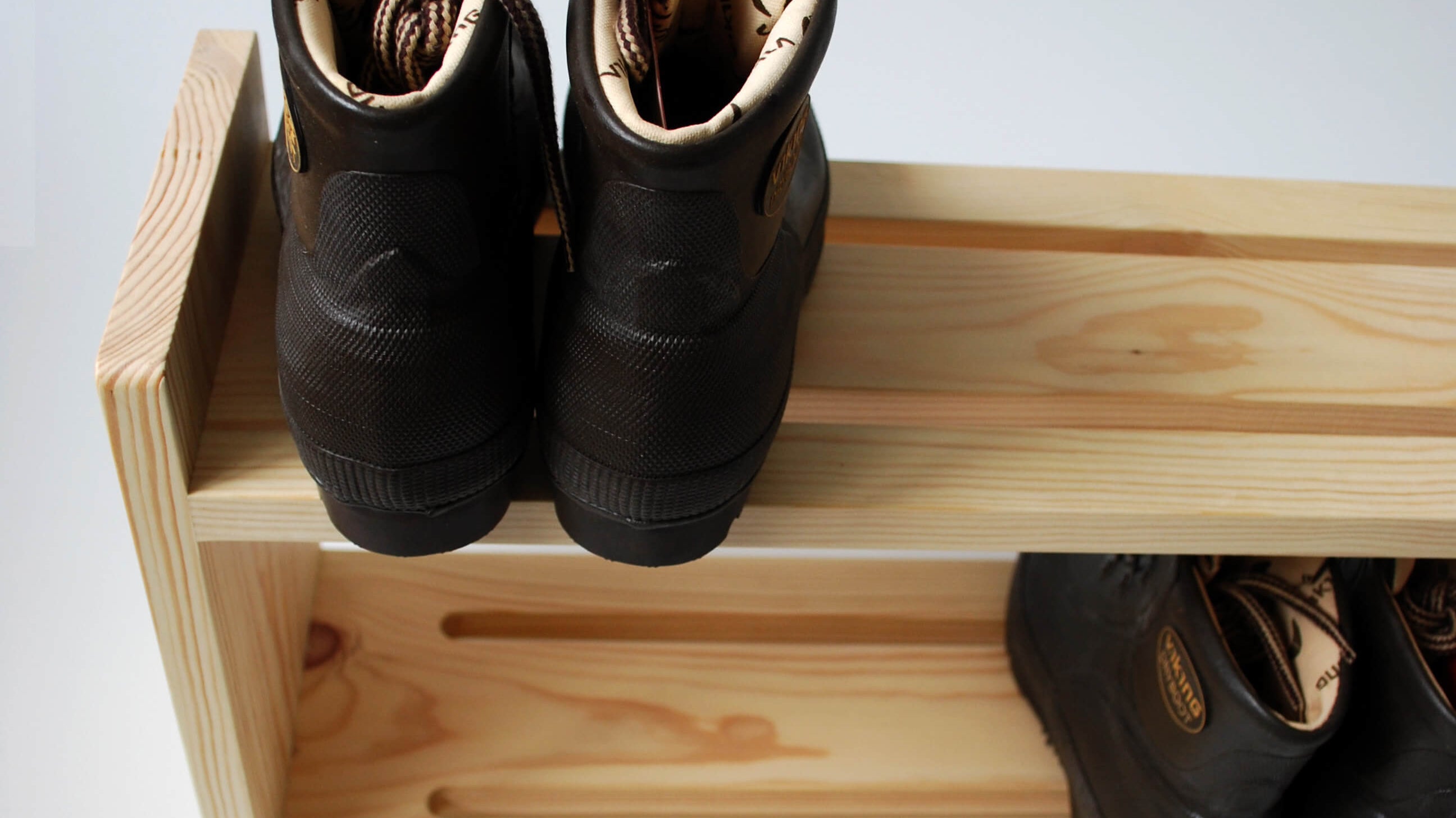 pine shoe rack