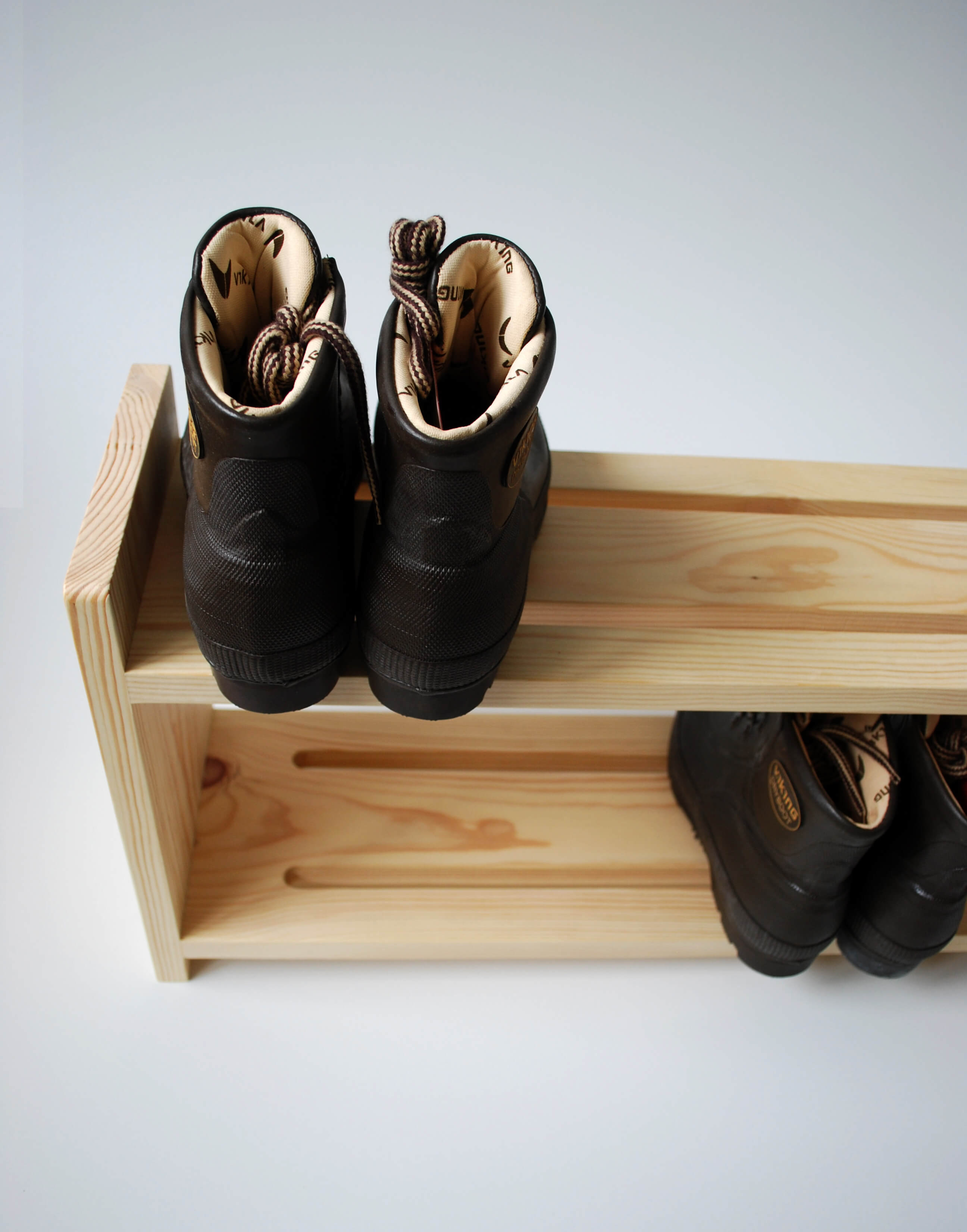 pine shoe rack